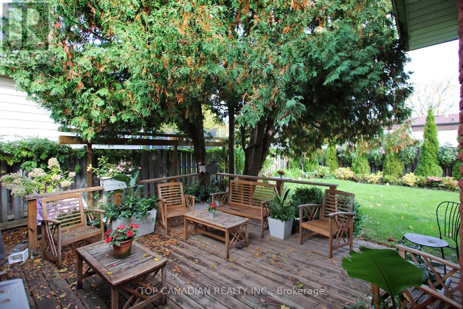 645 CASTLEGUARD CRESCENT