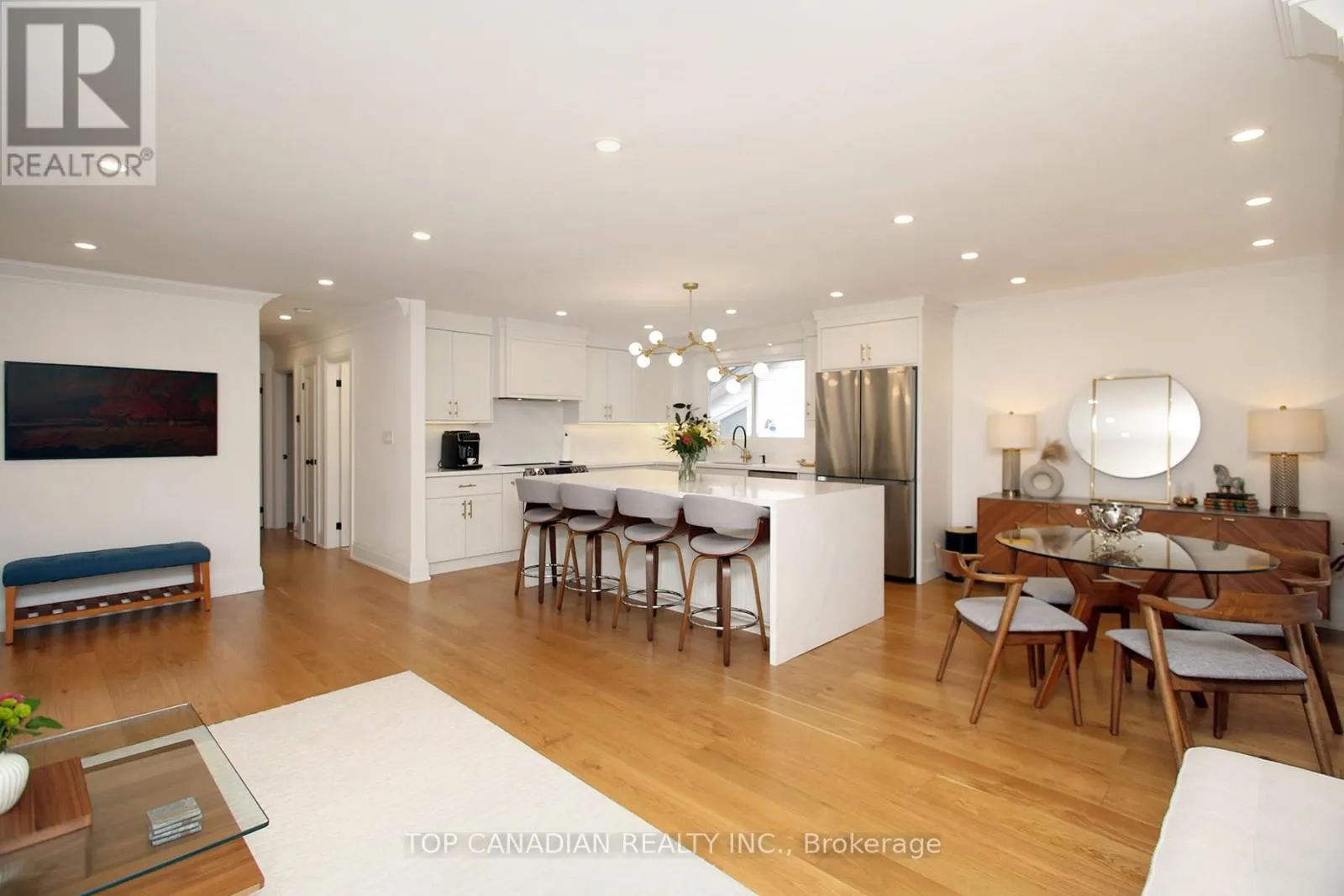 645 CASTLEGUARD CRESCENT