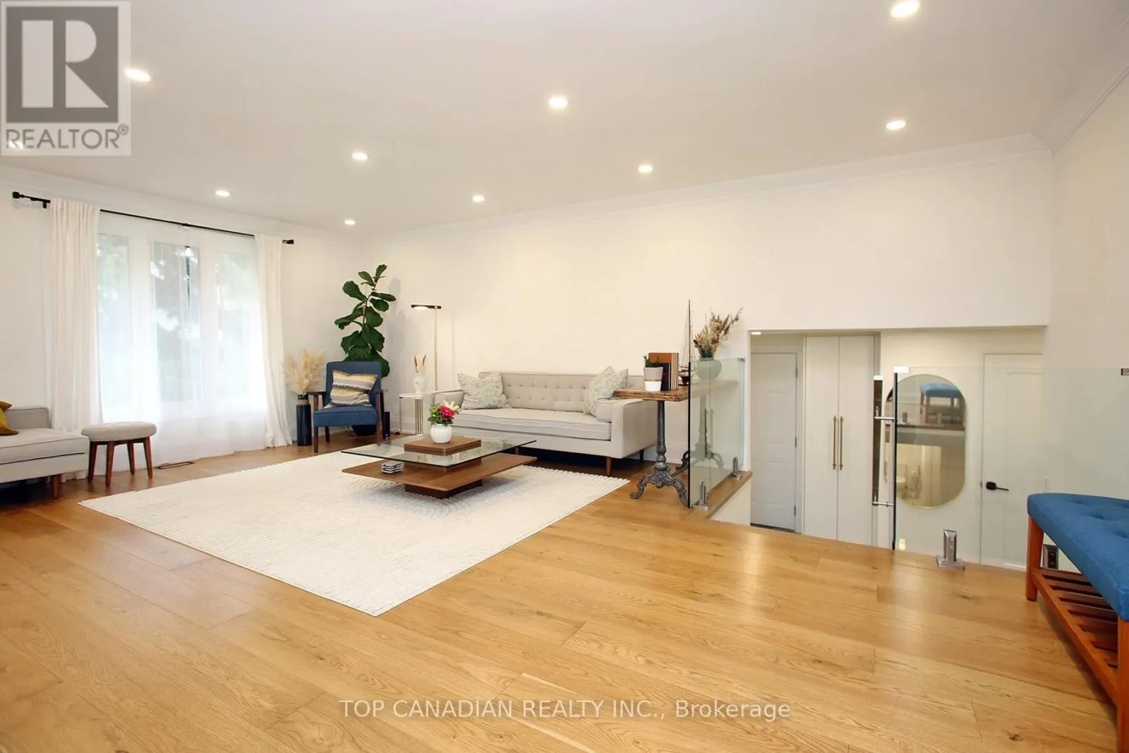 645 CASTLEGUARD CRESCENT