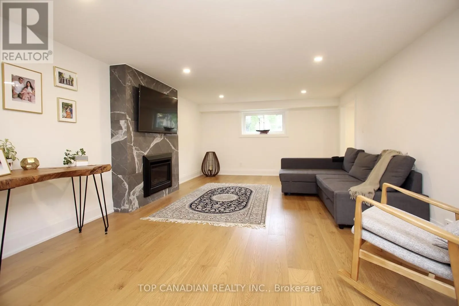 645 CASTLEGUARD CRESCENT