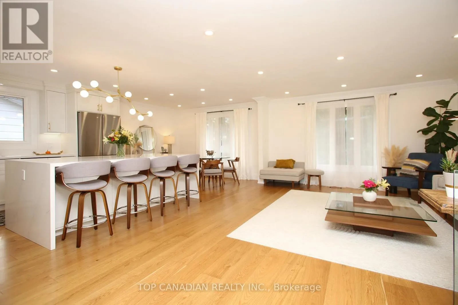 645 CASTLEGUARD CRESCENT