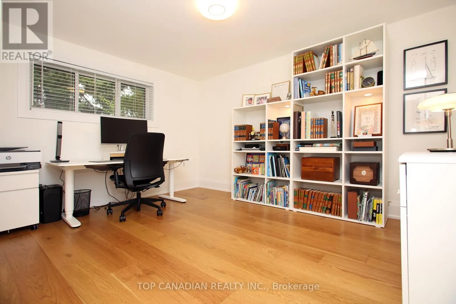 645 CASTLEGUARD CRESCENT