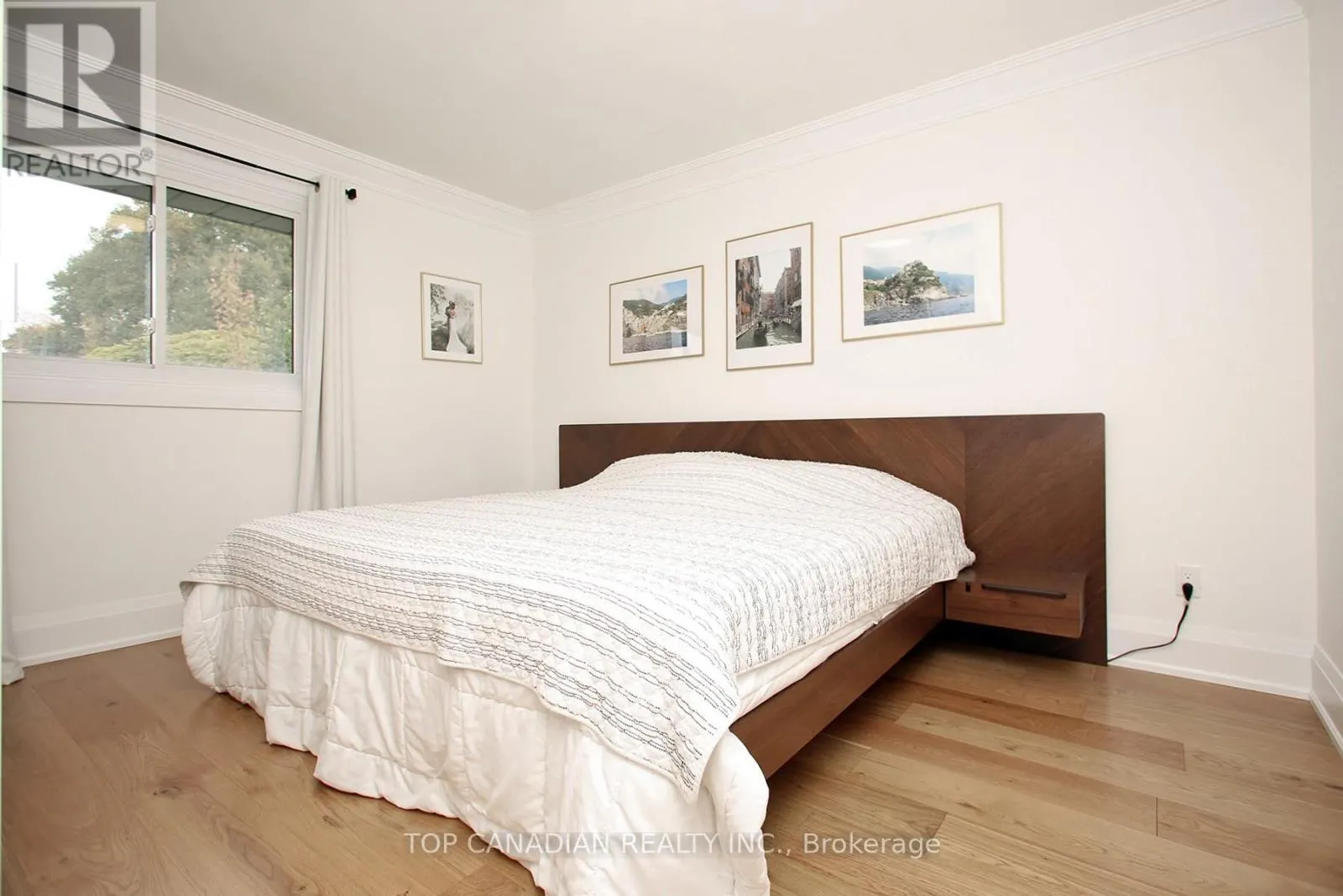 645 CASTLEGUARD CRESCENT