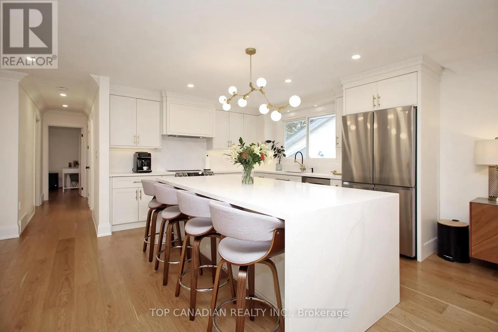 645 CASTLEGUARD CRESCENT