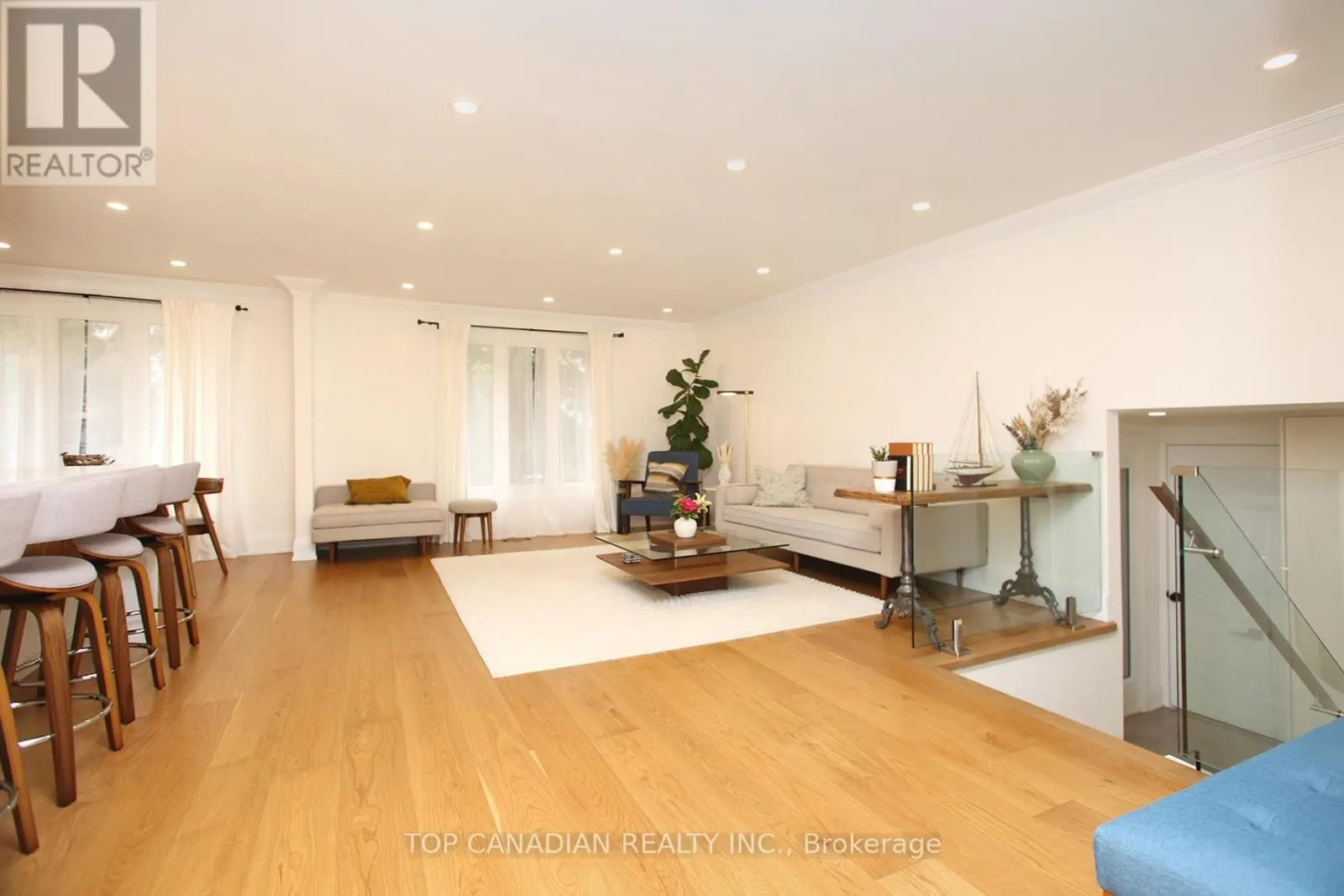 645 CASTLEGUARD CRESCENT