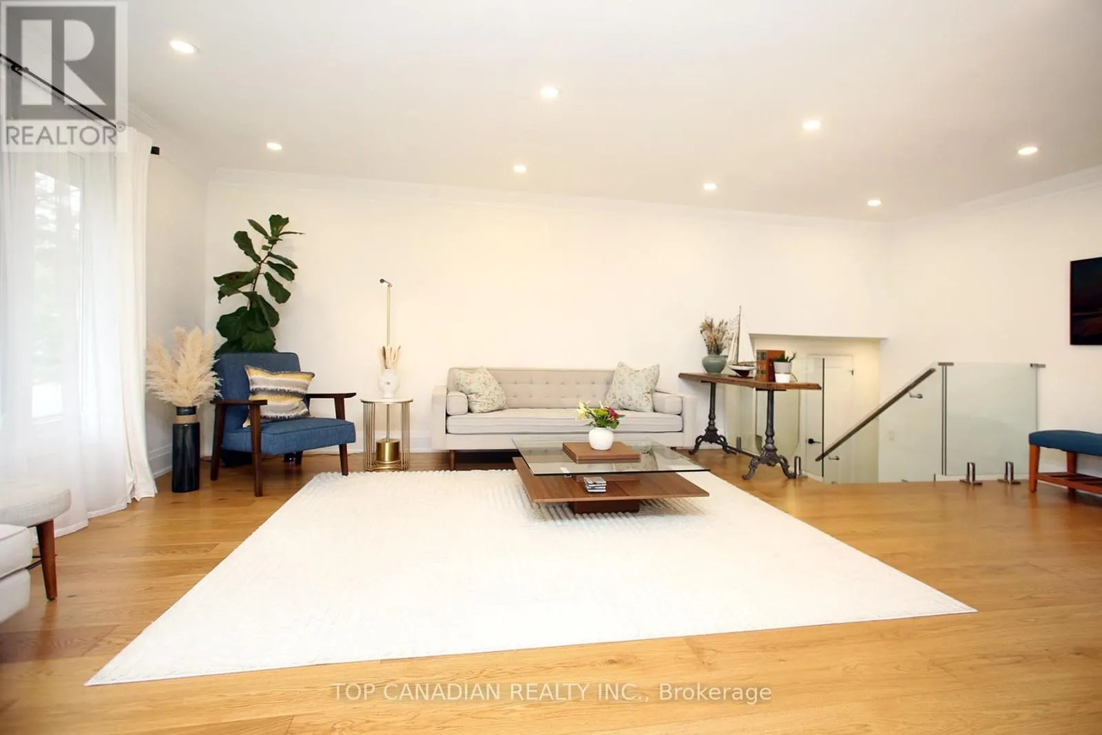 645 CASTLEGUARD CRESCENT