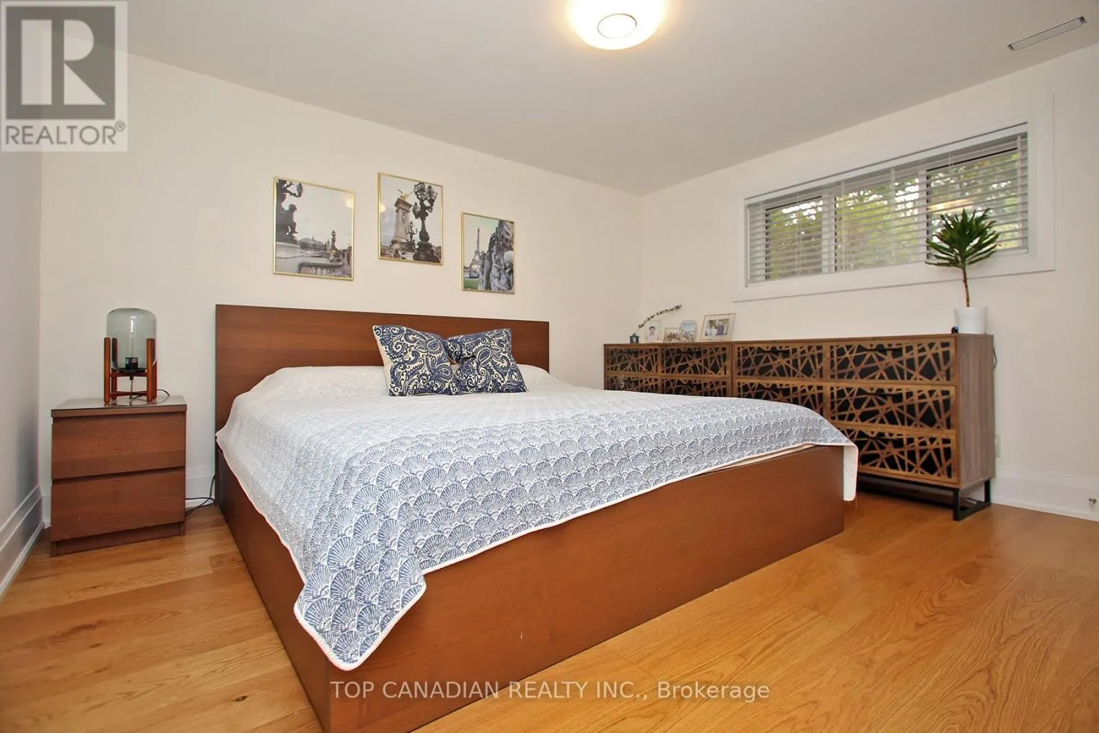 645 CASTLEGUARD CRESCENT