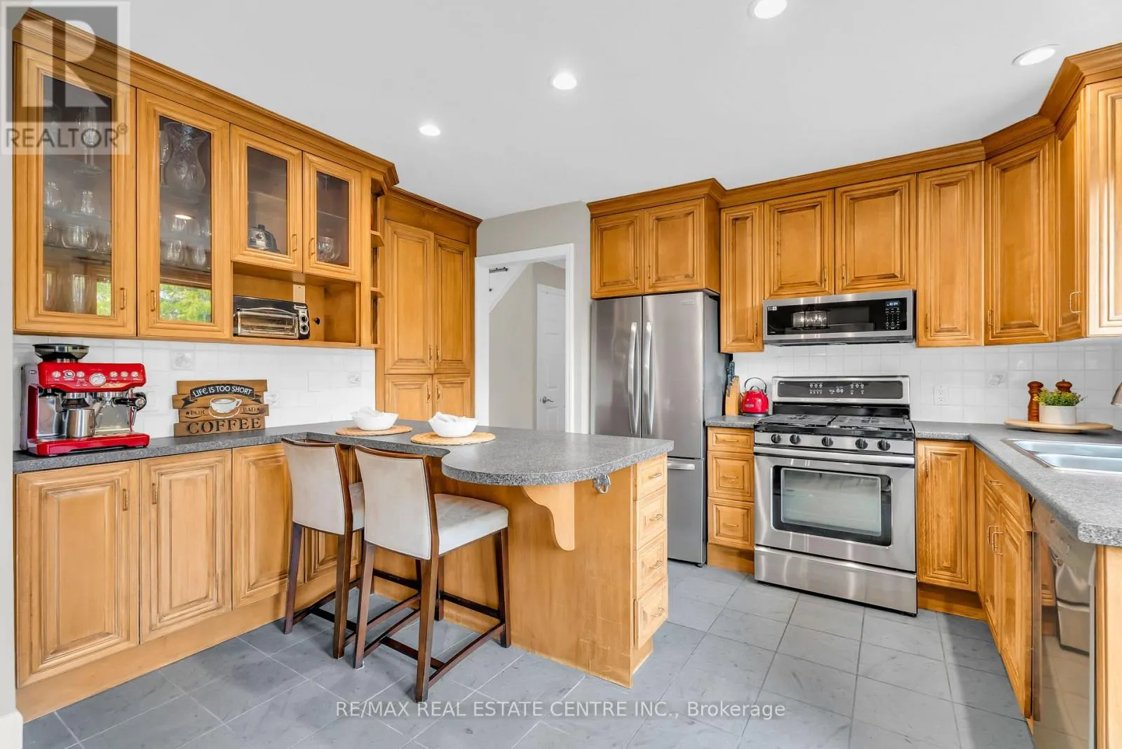 31 METCALFE COURT