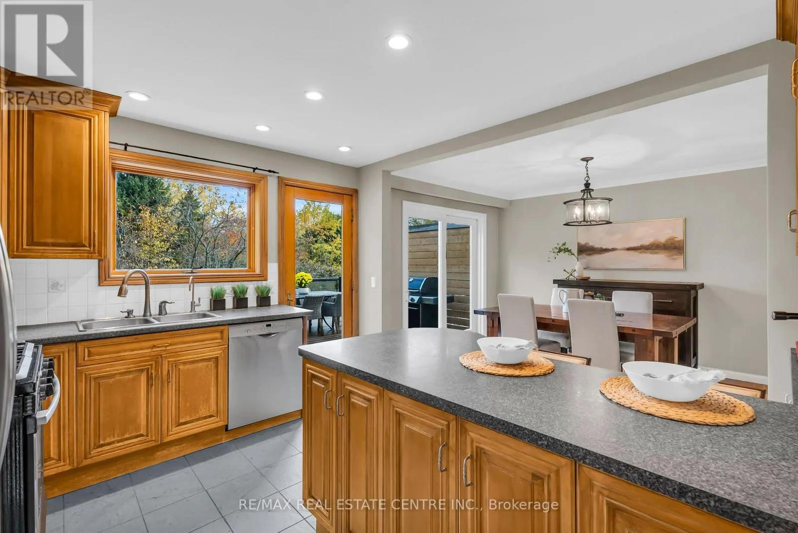 31 METCALFE COURT