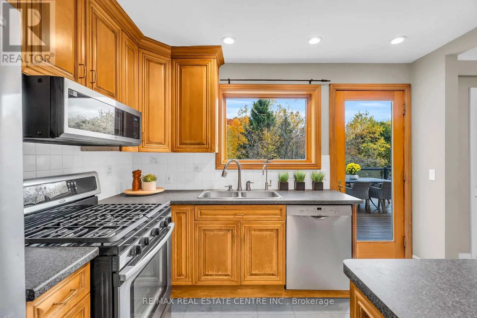 31 METCALFE COURT