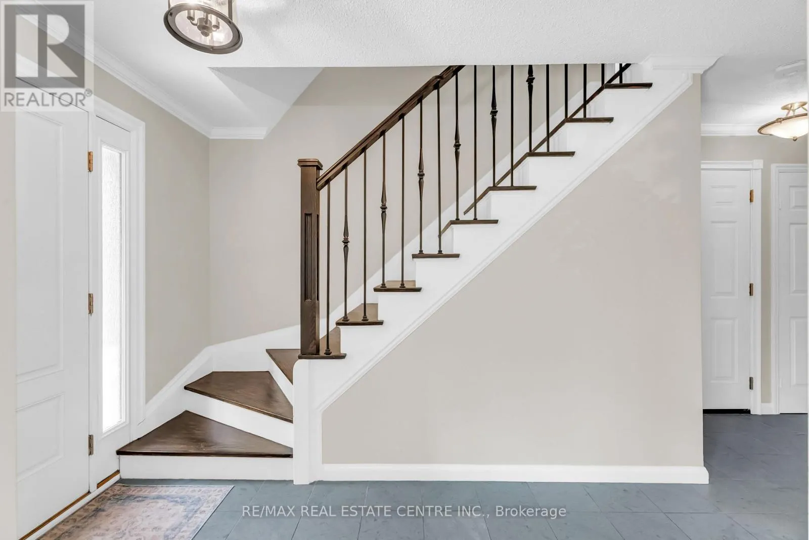 31 METCALFE COURT
