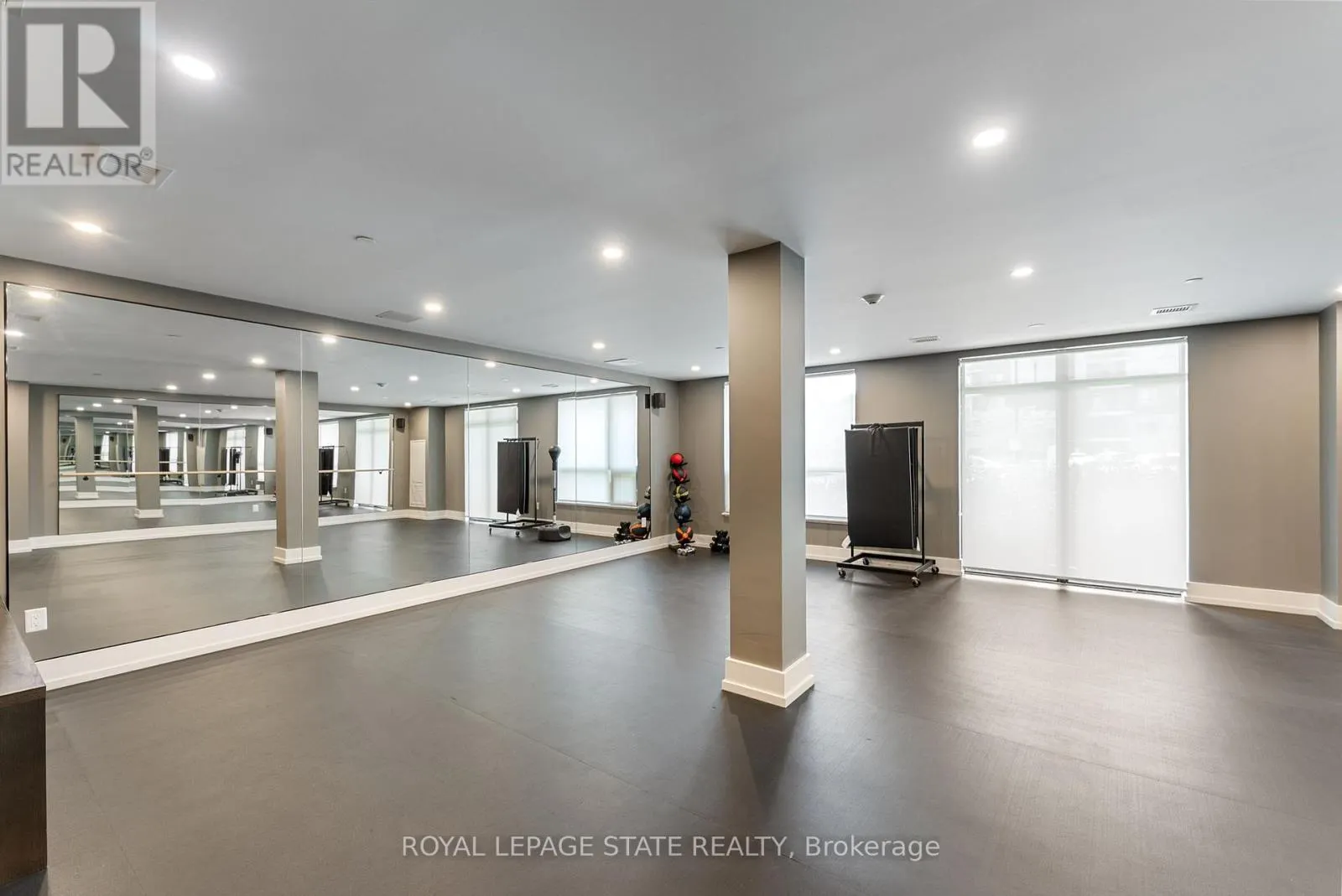 202 - 340 PLAINS ROAD E