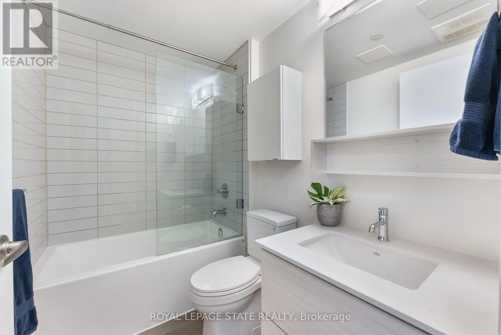 202 - 340 PLAINS ROAD E