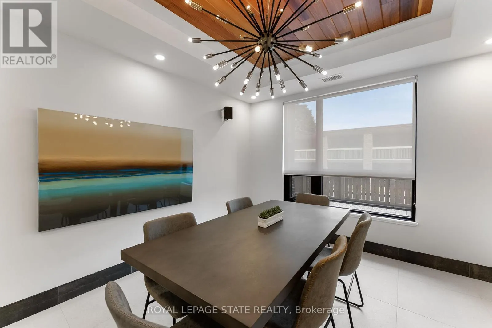 202 - 340 PLAINS ROAD E