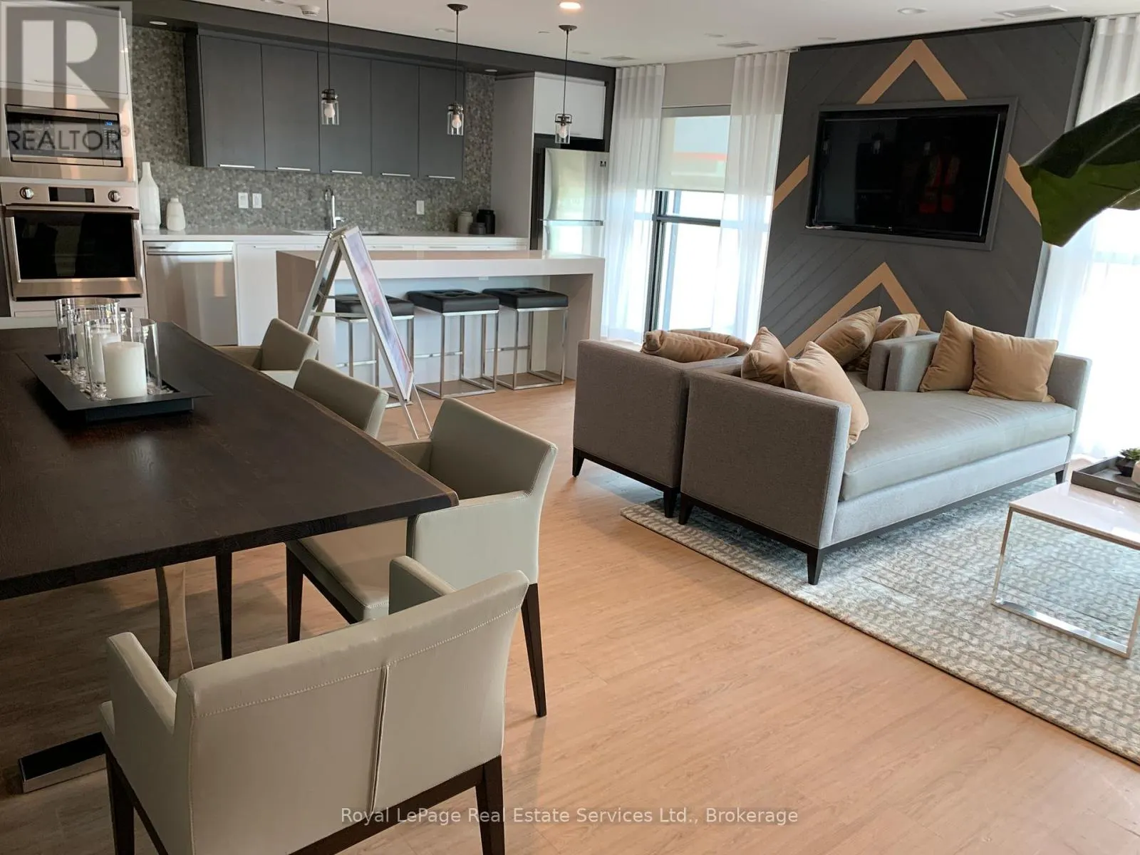 132 - 128 GROVEWOOD COMMON, #132