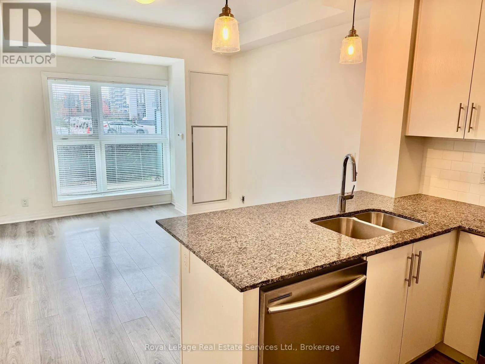 132 - 128 GROVEWOOD COMMON, #132