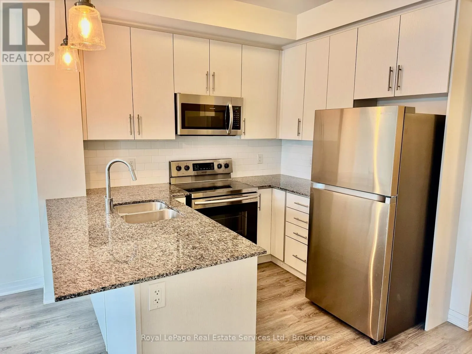 132 - 128 GROVEWOOD COMMON, #132
