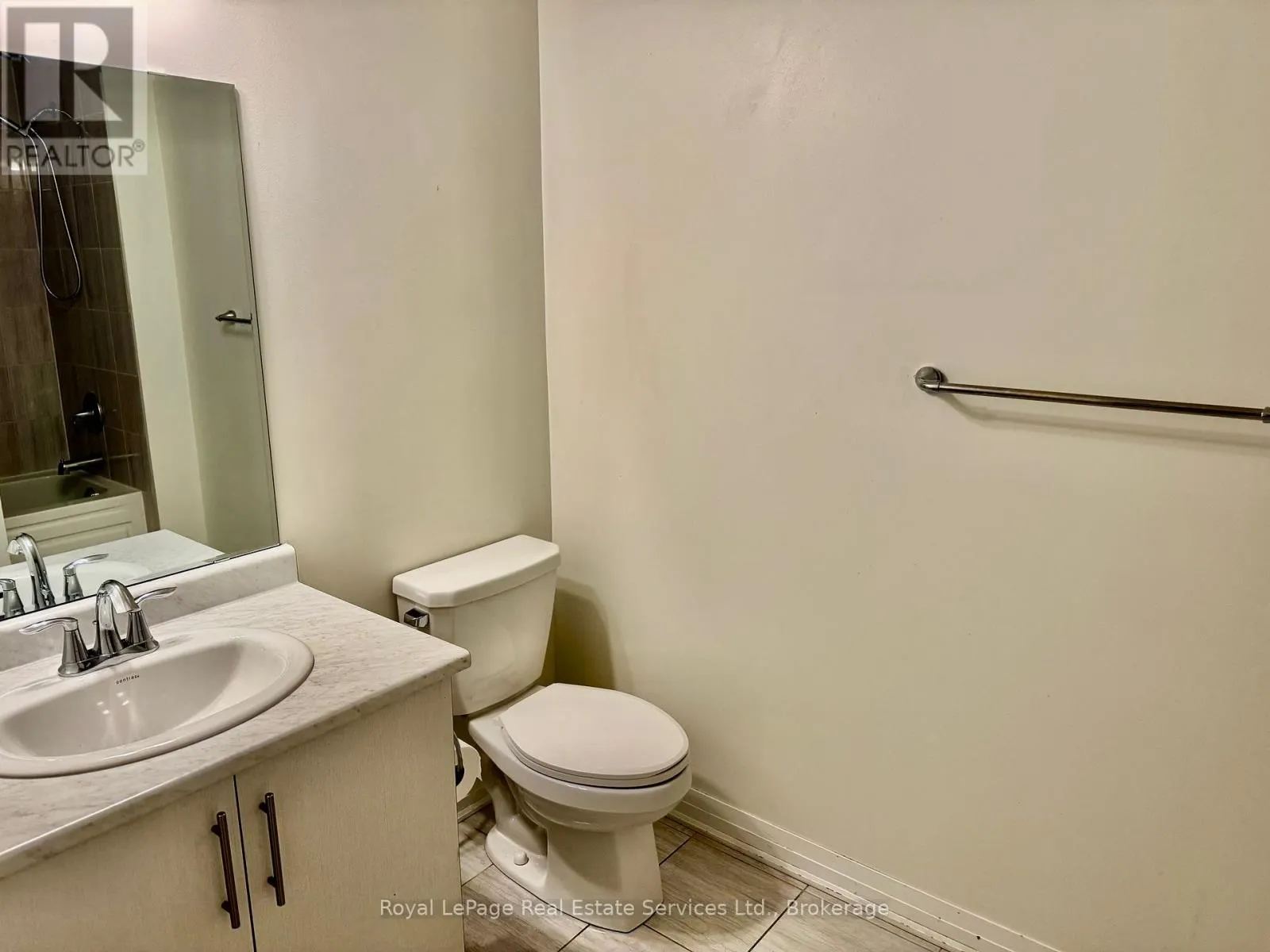 132 - 128 GROVEWOOD COMMON, #132