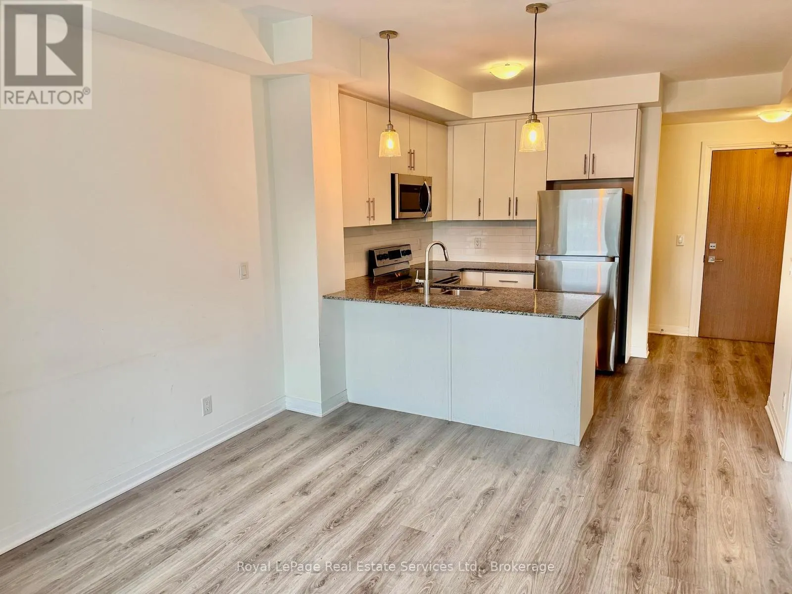 132 - 128 GROVEWOOD COMMON, #132