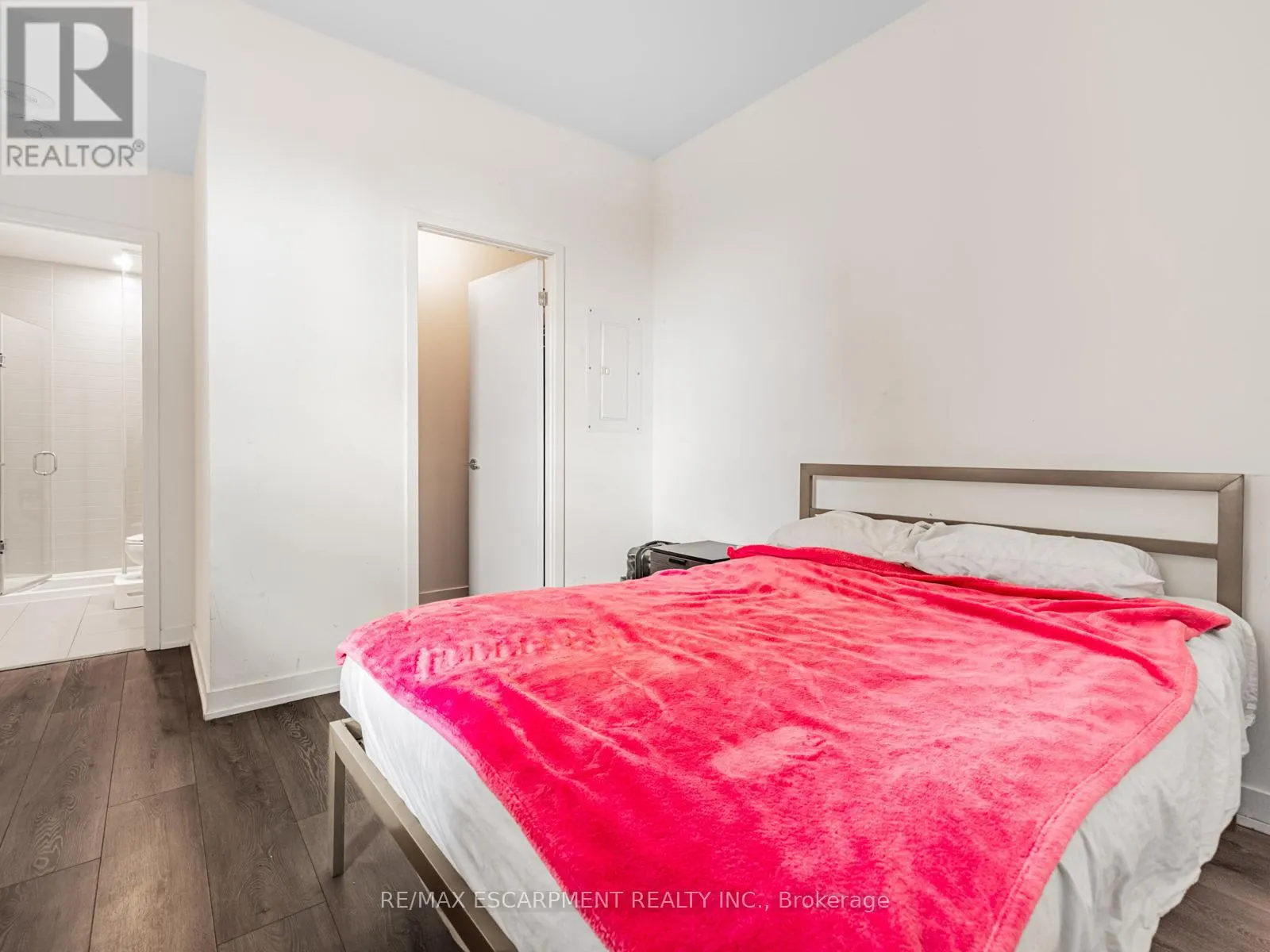 528 - 1787 ST. CLAIR AVENUE W