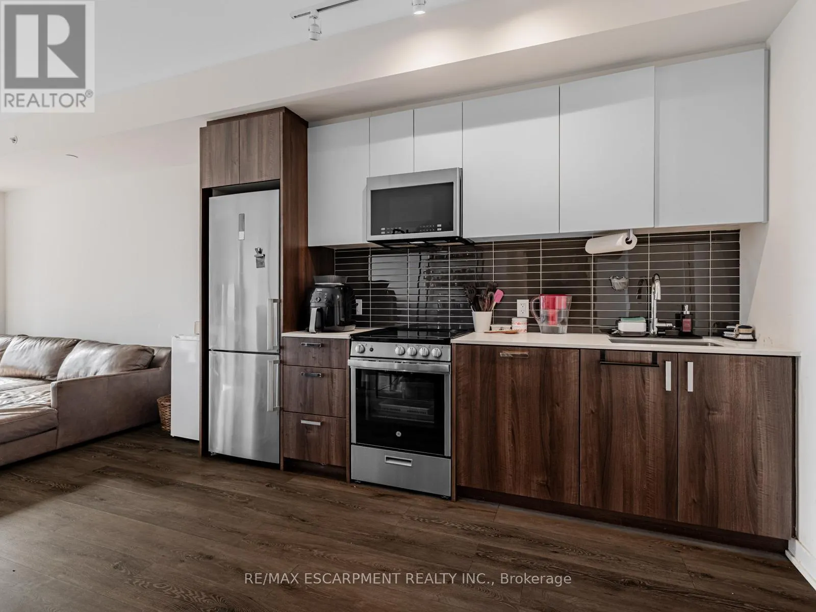 528 - 1787 ST. CLAIR AVENUE W