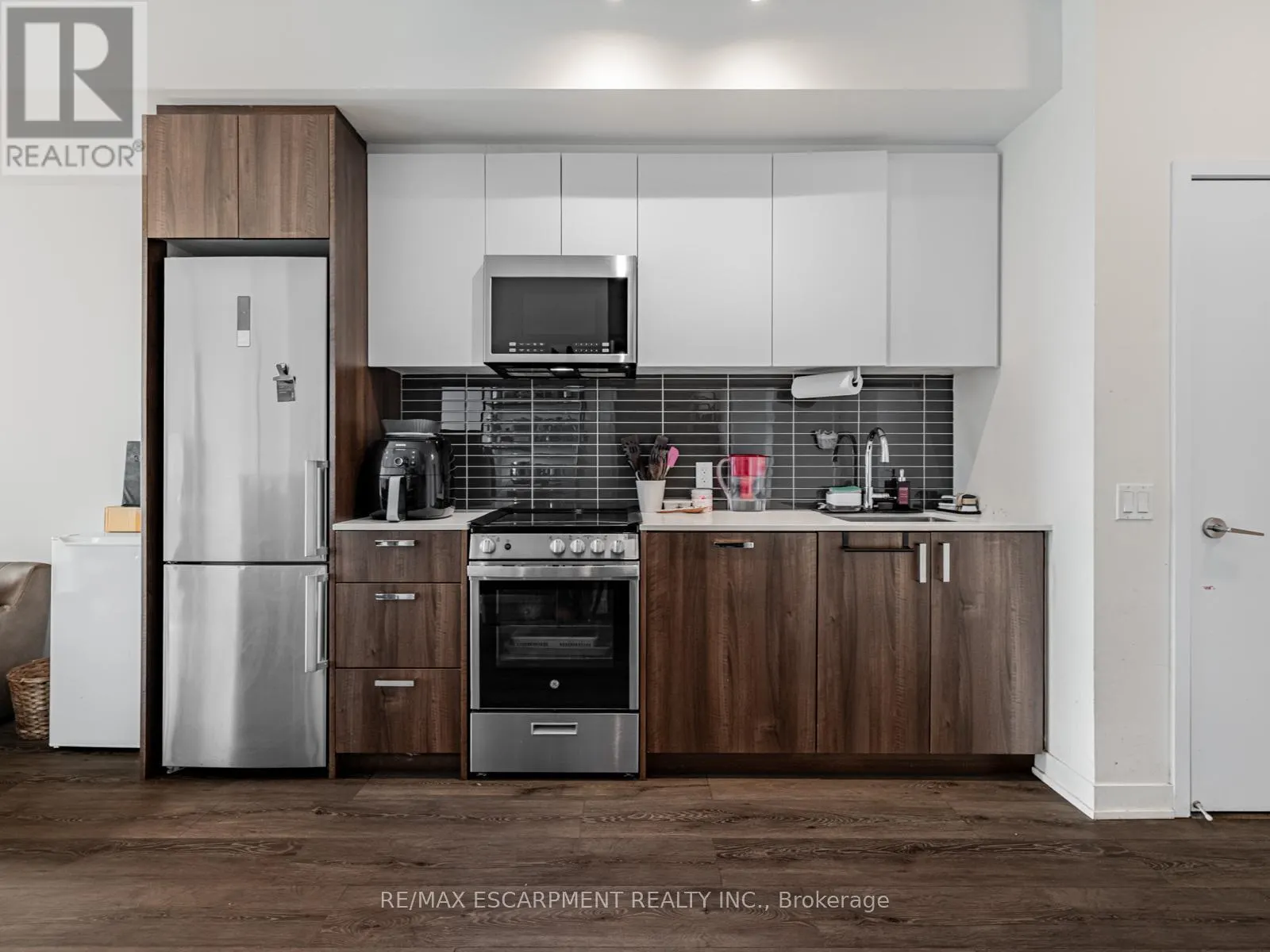 528 - 1787 ST. CLAIR AVENUE W