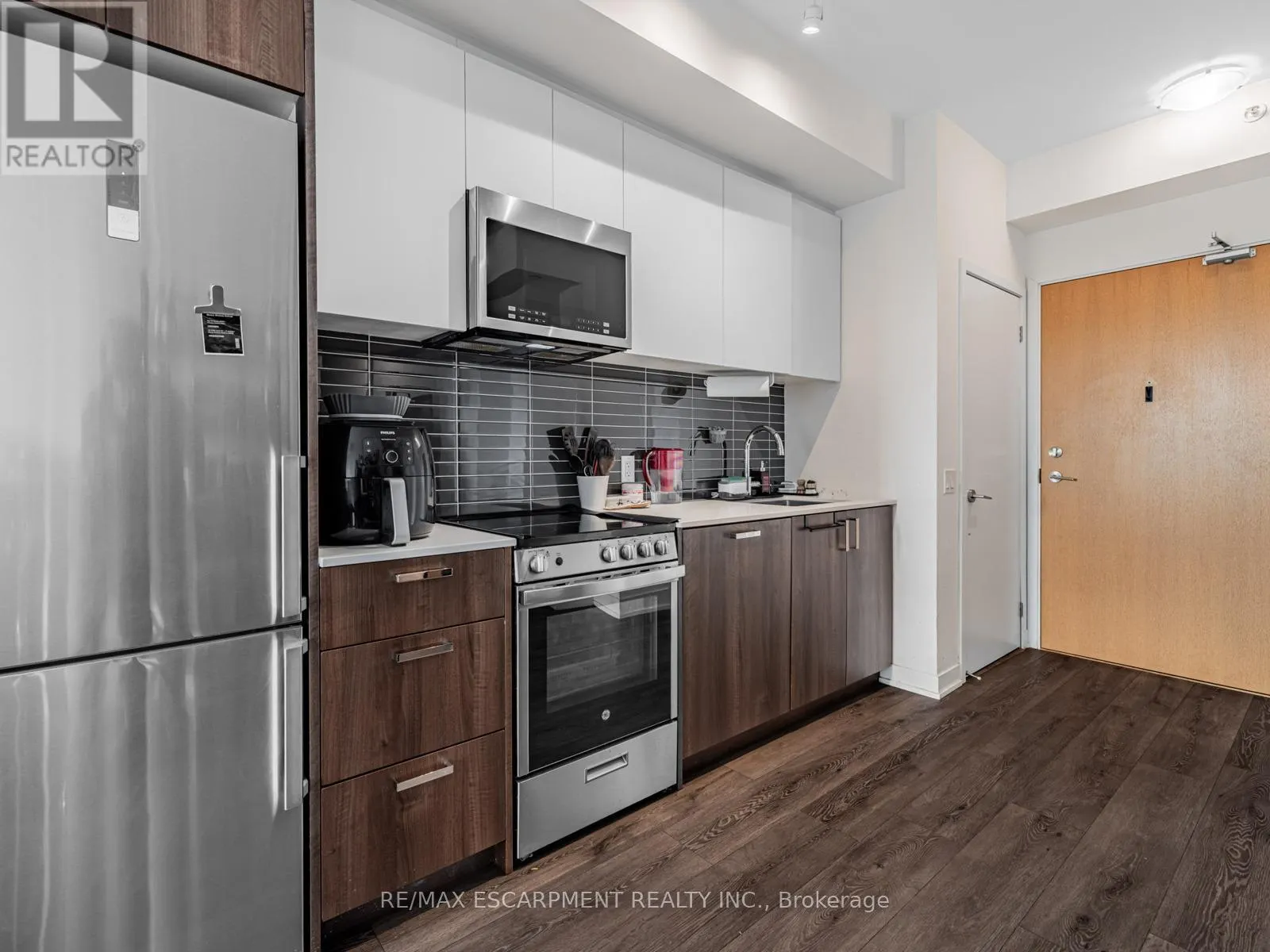 528 - 1787 ST. CLAIR AVENUE W