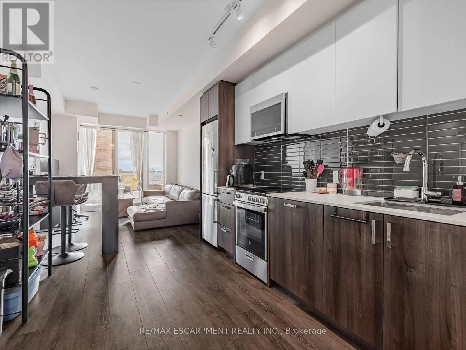 528 - 1787 ST. CLAIR AVENUE W