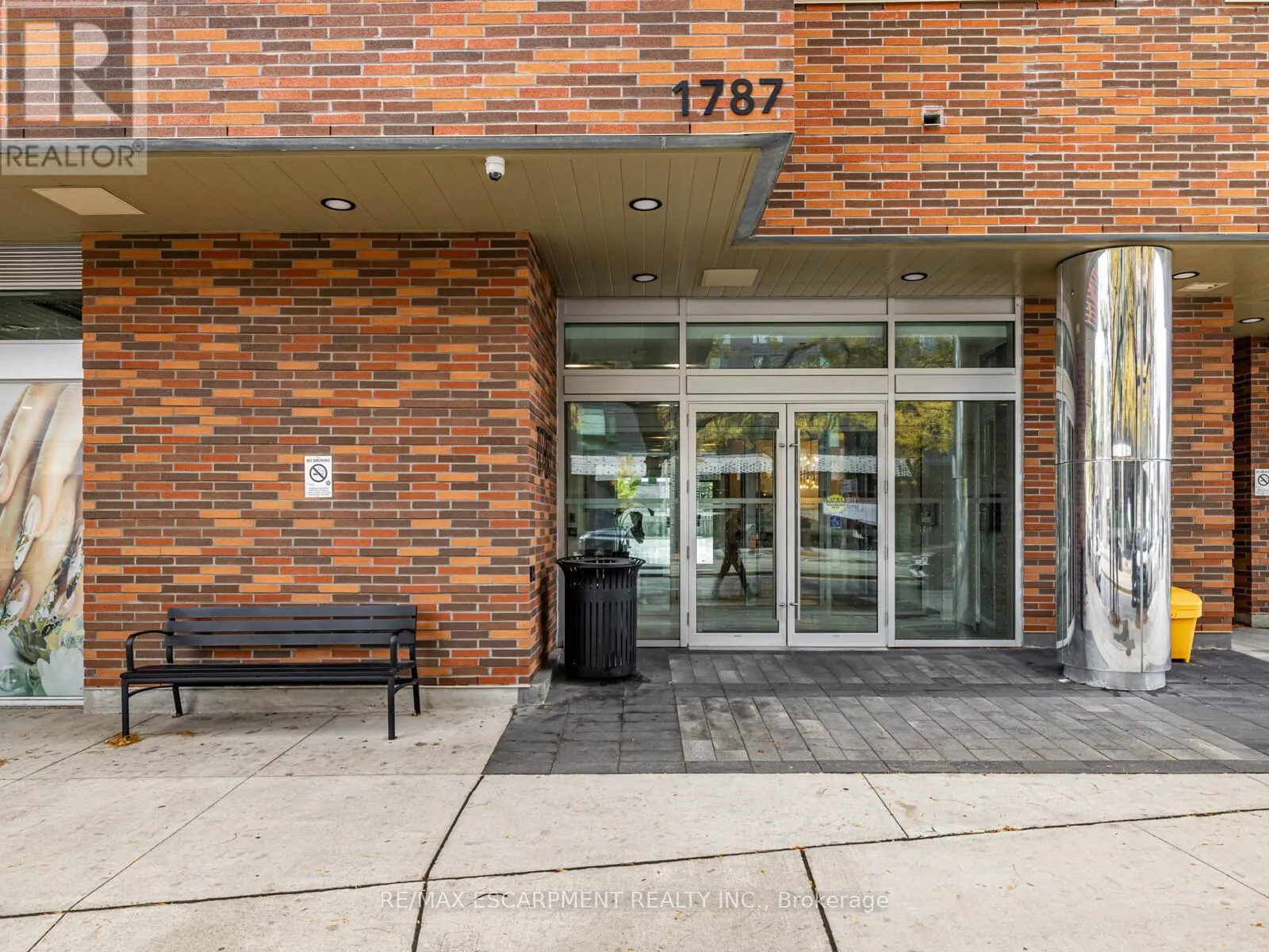 528 - 1787 ST. CLAIR AVENUE W