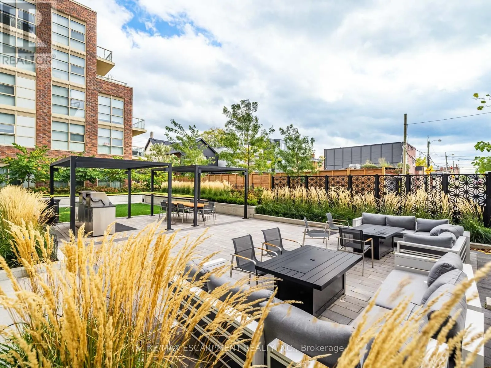 528 - 1787 ST. CLAIR AVENUE W