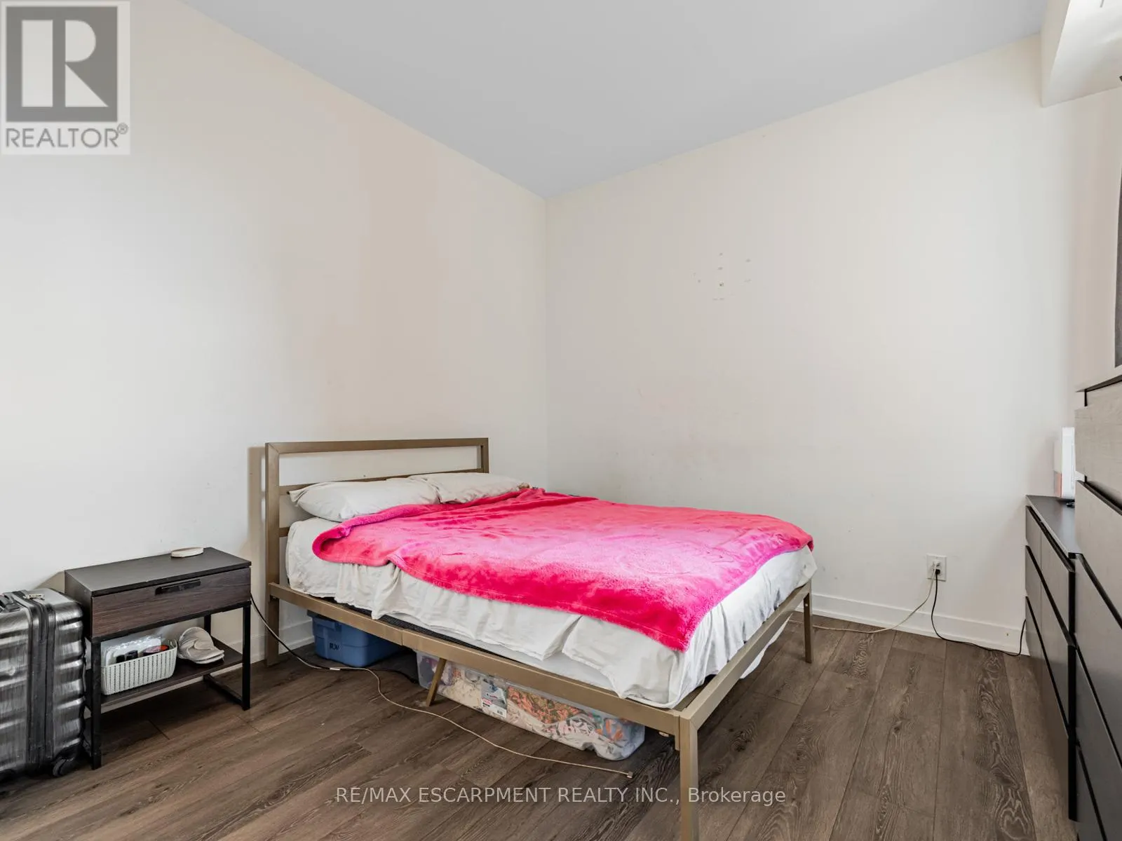528 - 1787 ST. CLAIR AVENUE W