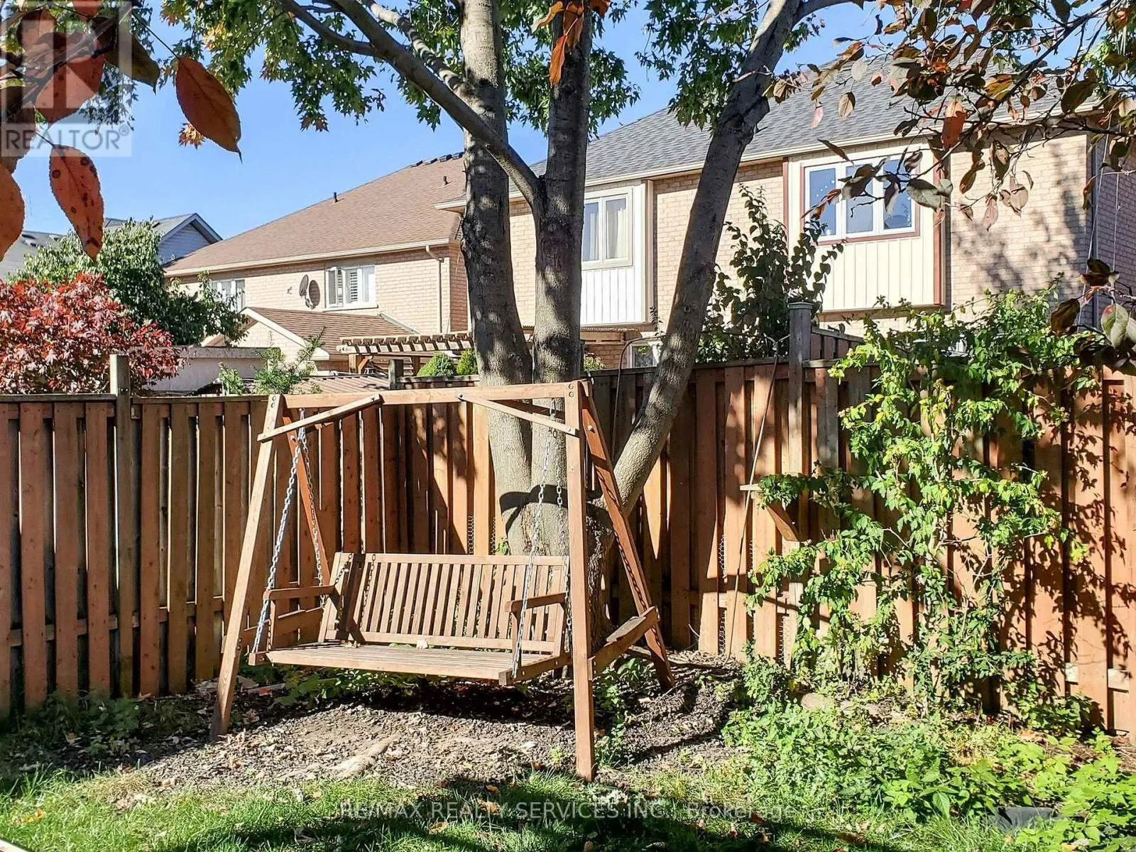 MAIN & 2ND FLOOR - 3231 APRICOT STREET S