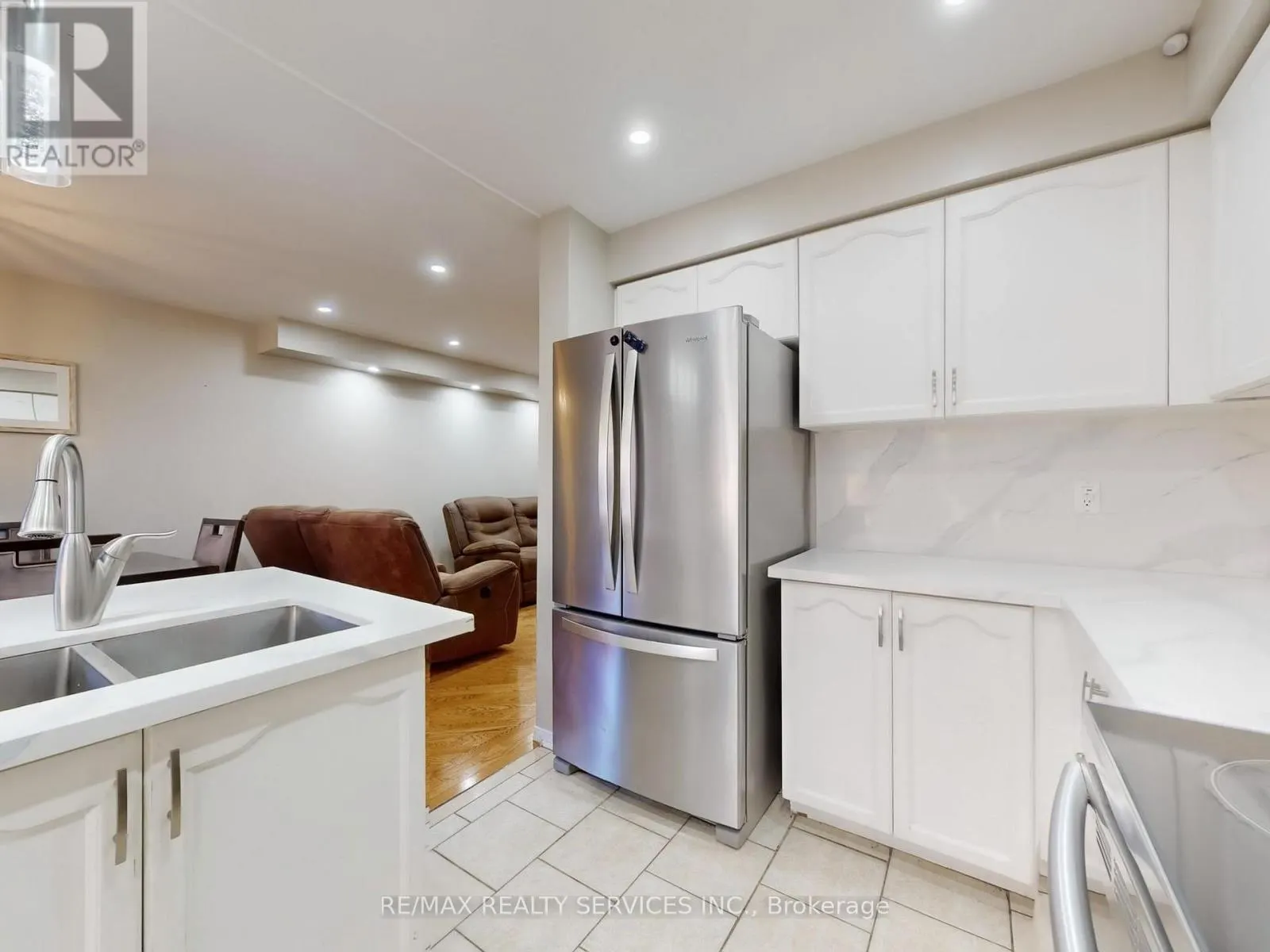 MAIN & 2ND FLOOR - 3231 APRICOT STREET S