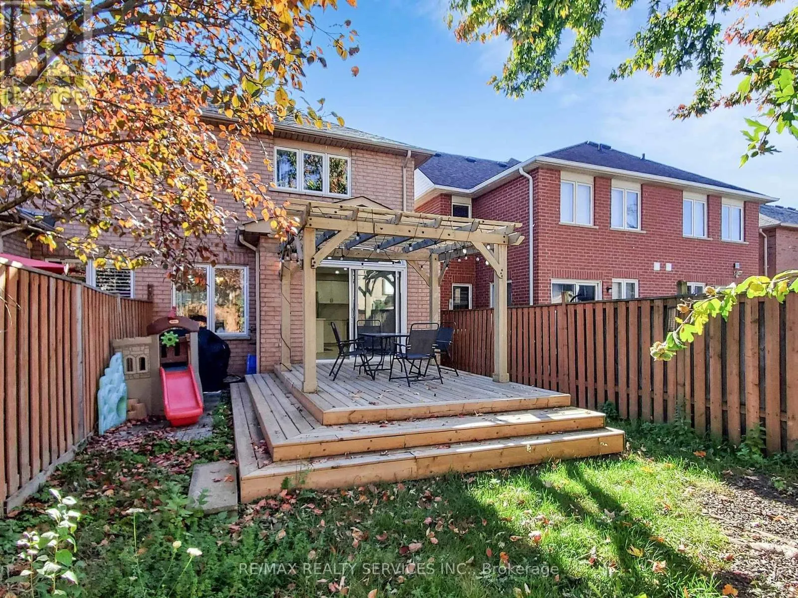 MAIN & 2ND FLOOR - 3231 APRICOT STREET S