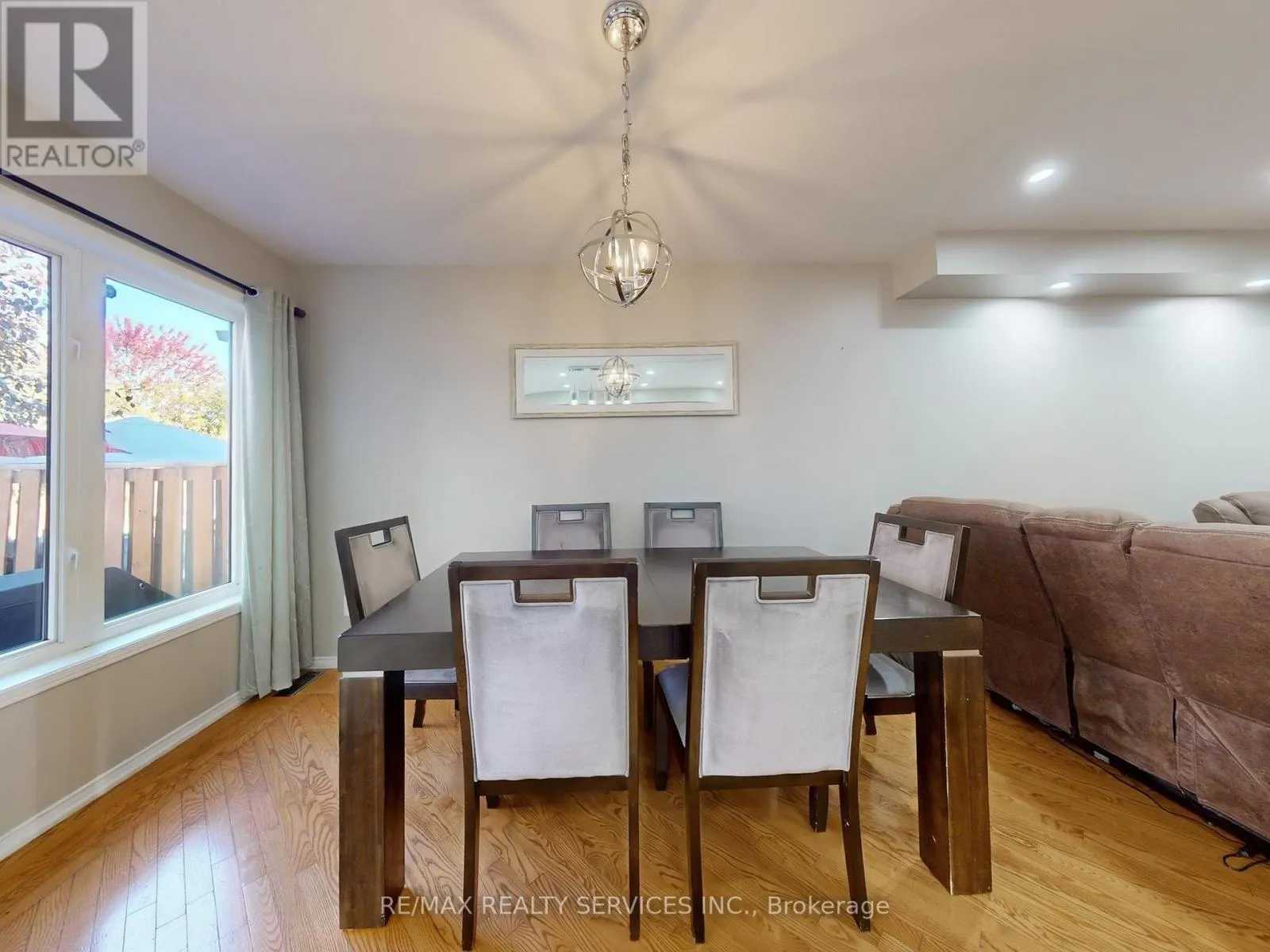 MAIN & 2ND FLOOR - 3231 APRICOT STREET S