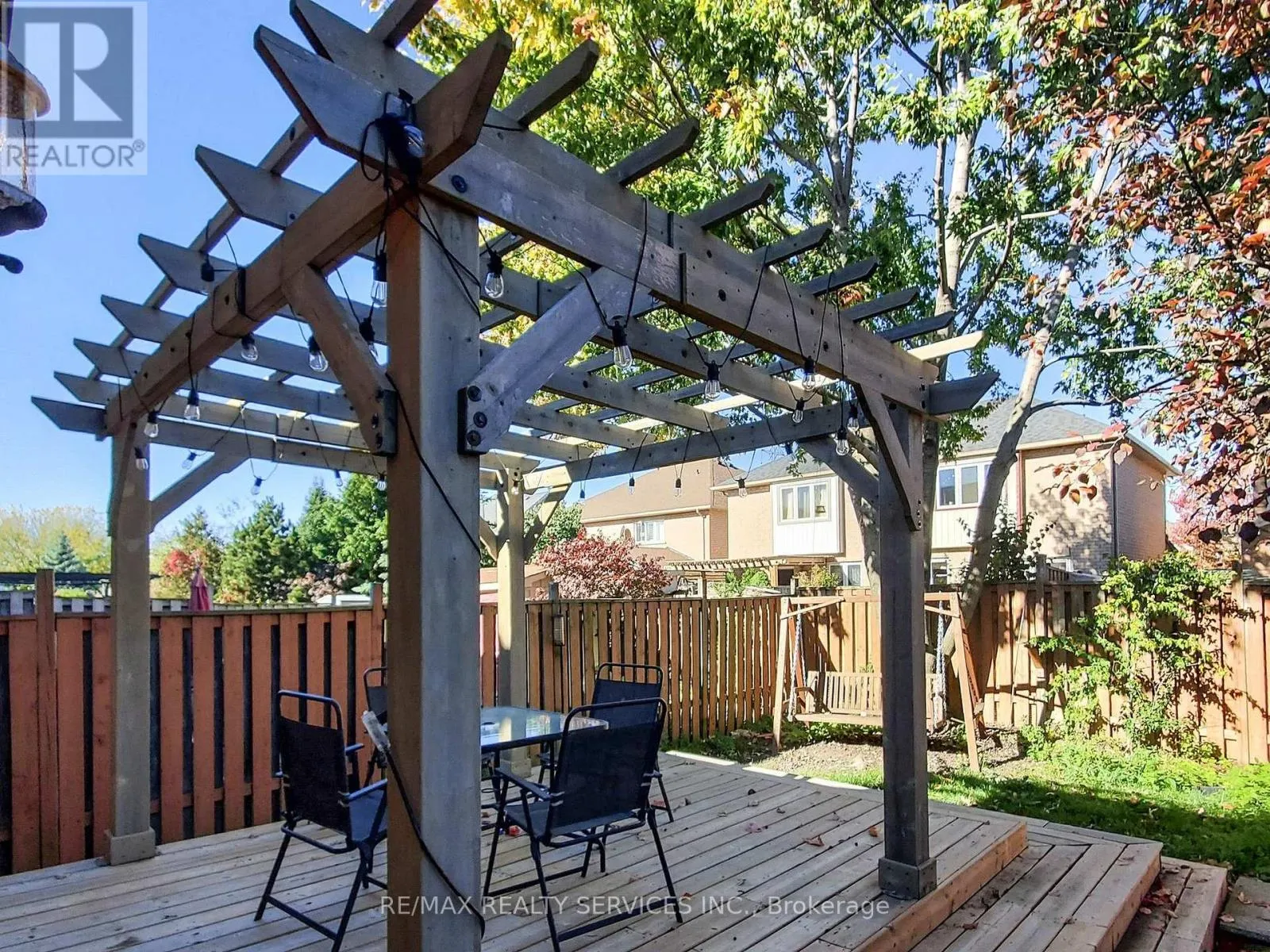 MAIN & 2ND FLOOR - 3231 APRICOT STREET S