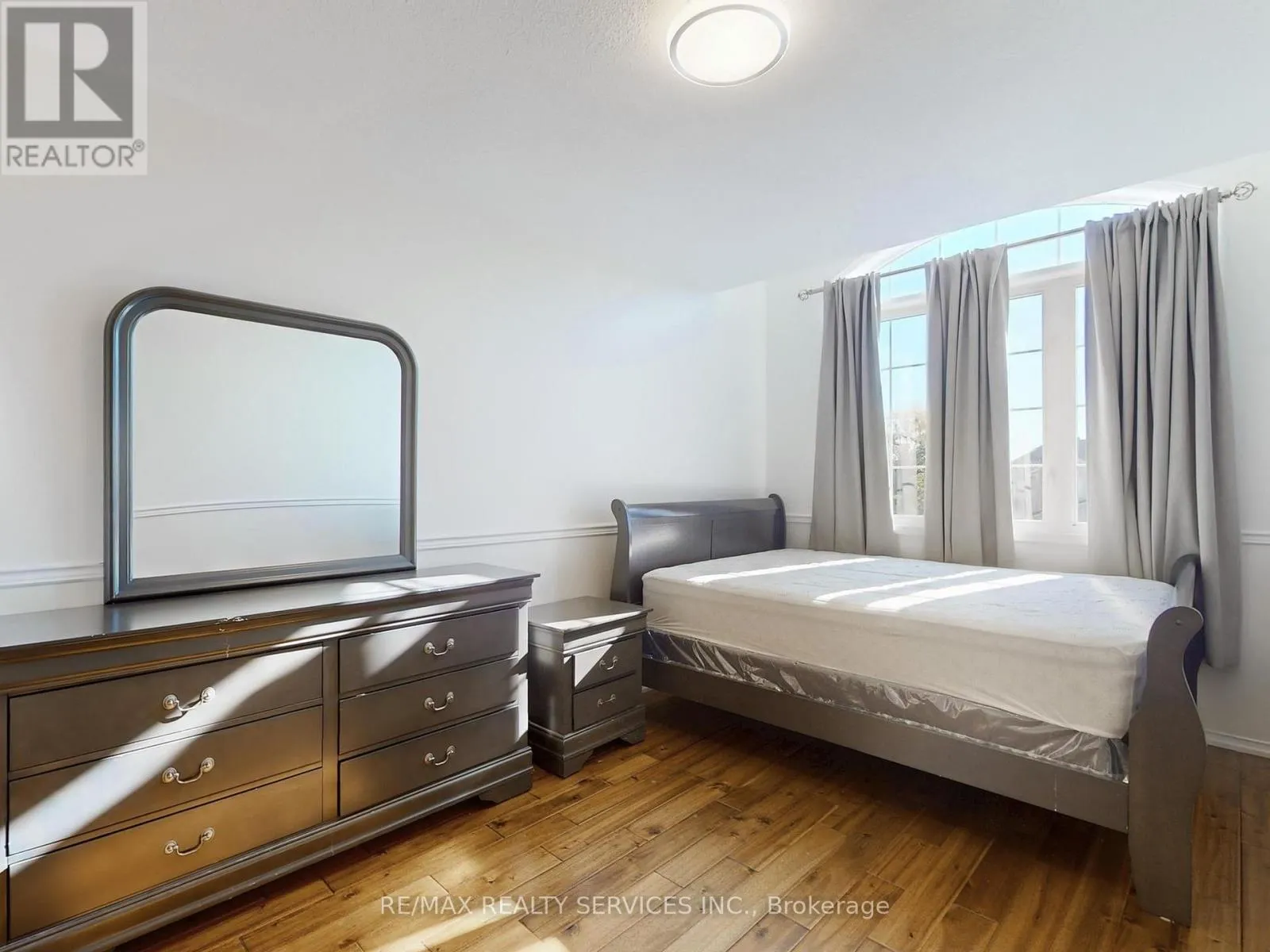 MAIN & 2ND FLOOR - 3231 APRICOT STREET S