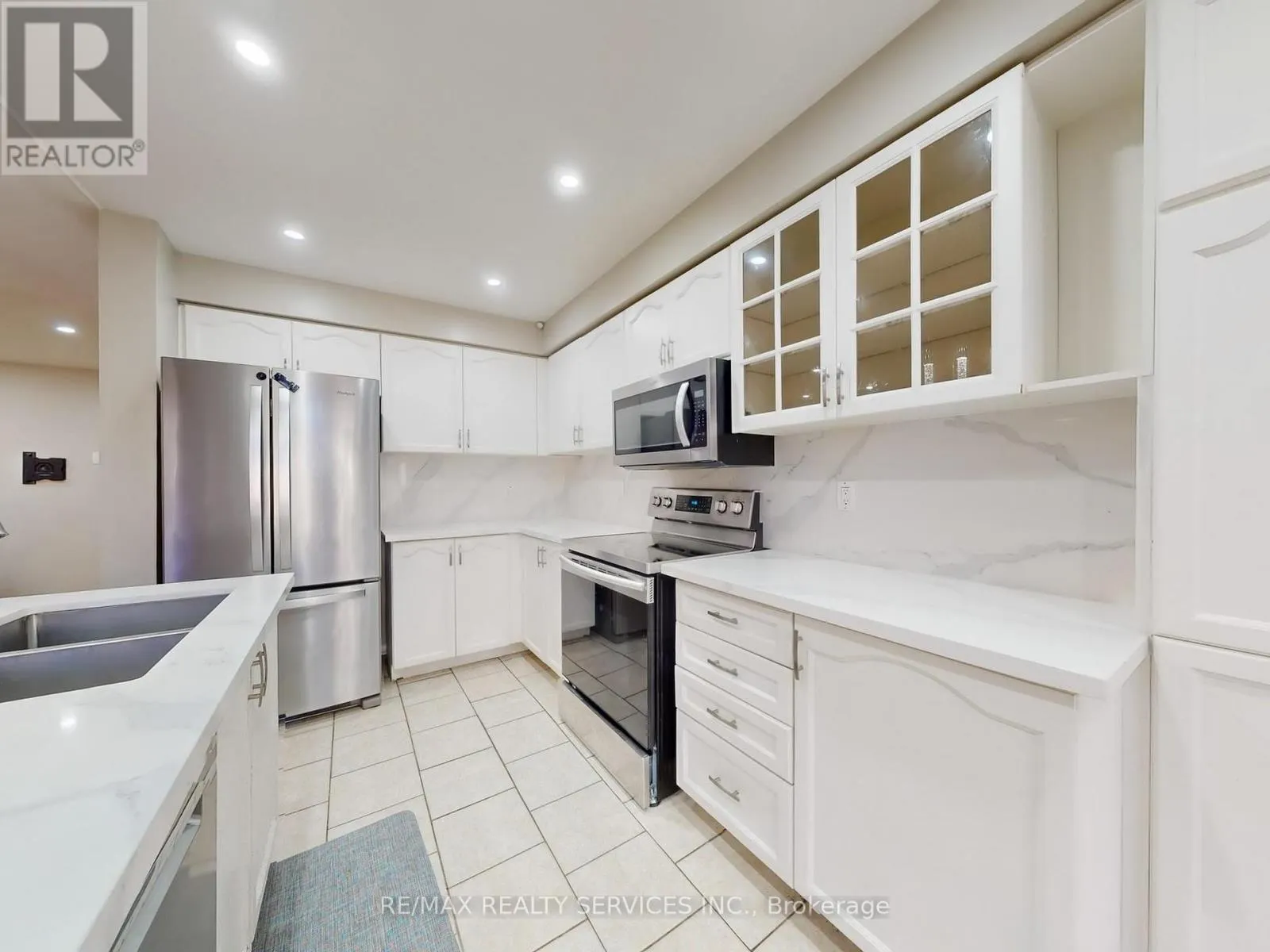 MAIN & 2ND FLOOR - 3231 APRICOT STREET S