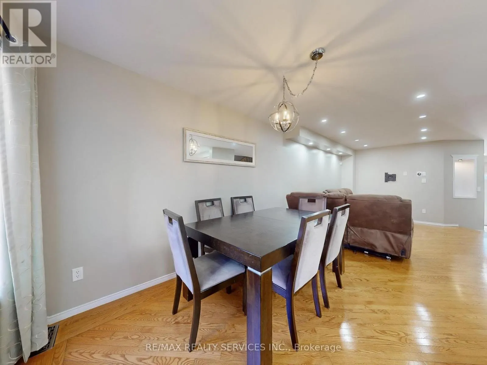 MAIN & 2ND FLOOR - 3231 APRICOT STREET S