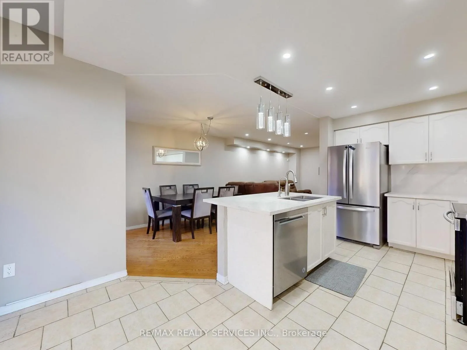 MAIN & 2ND FLOOR - 3231 APRICOT STREET S