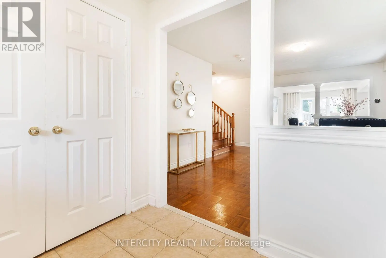 18 SNOWSHOE LANE