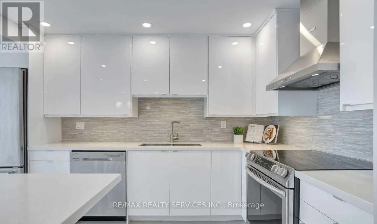 407 - 350 WEBB DRIVE