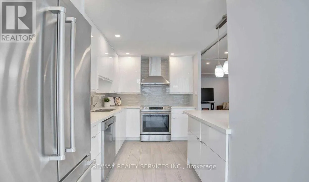 407 - 350 WEBB DRIVE