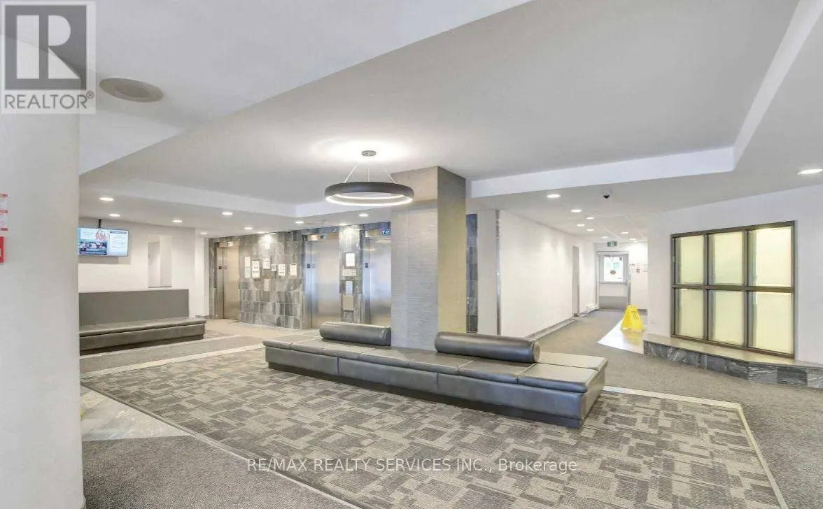 407 - 350 WEBB DRIVE