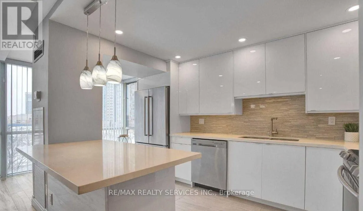 407 - 350 WEBB DRIVE