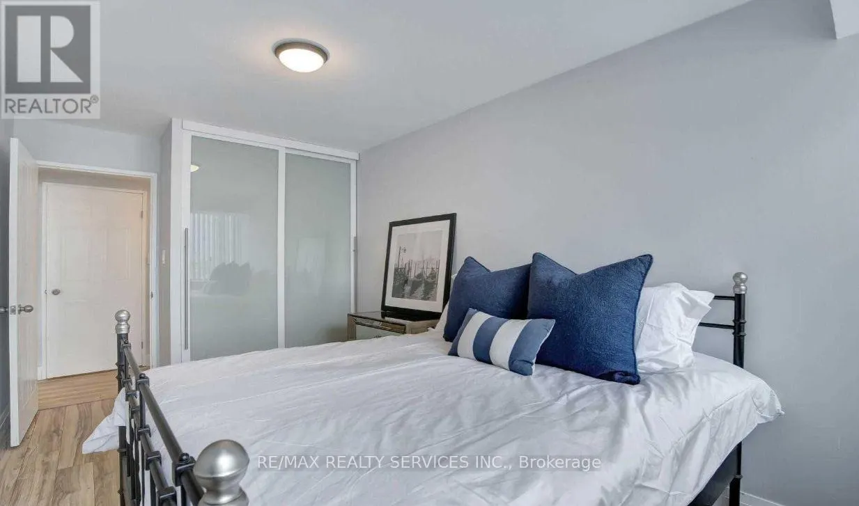407 - 350 WEBB DRIVE