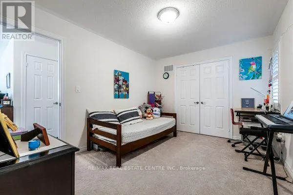 50 ROYAL FERN CRESCENT