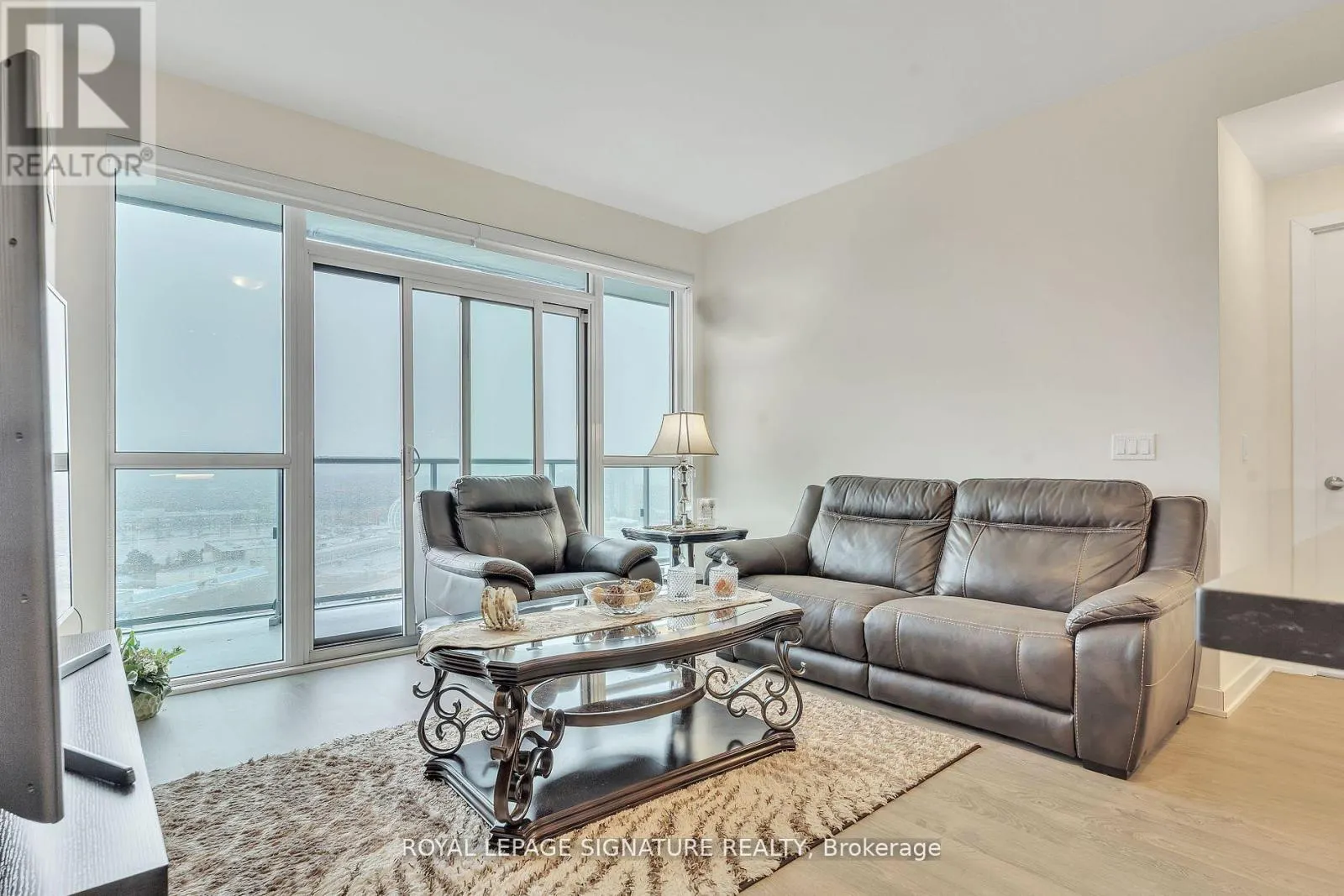 1602 - 4677 GLEN ERIN DRIVE