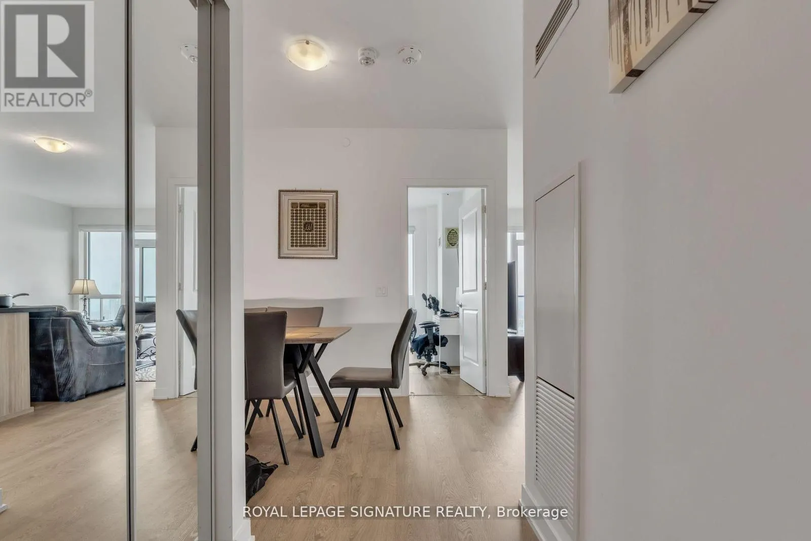 1602 - 4677 GLEN ERIN DRIVE