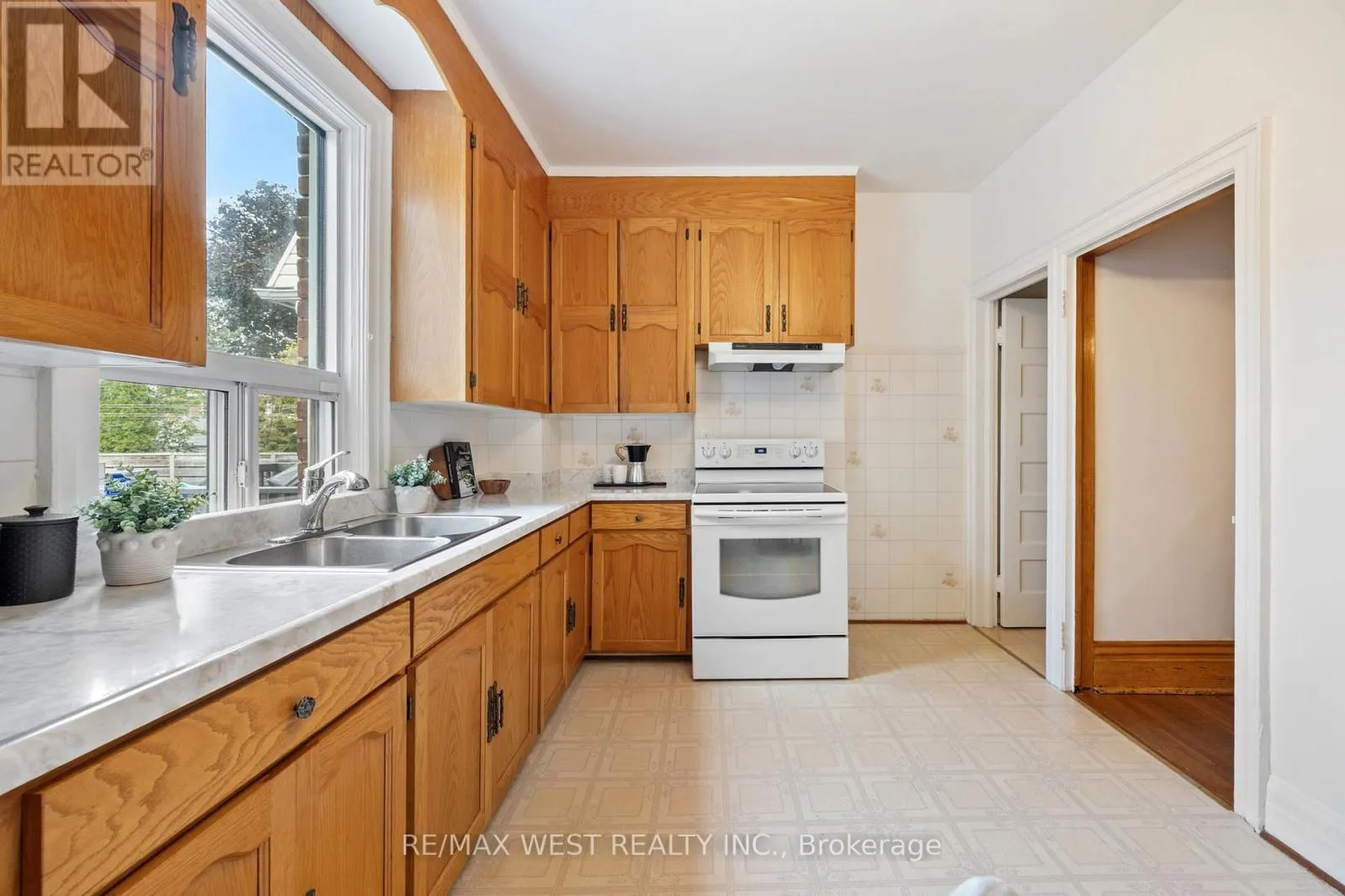 636 BERESFORD AVENUE